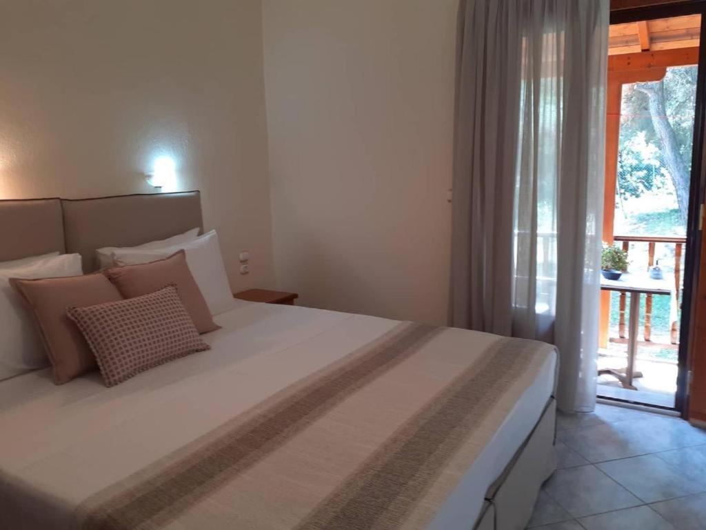 Forest Resort Suites Skiathos Troulos Dış mekan fotoğraf